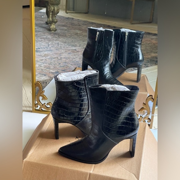 Kaanas Black Chicago Croc-Embossed Bootie New In Box - Picture 4 of 11